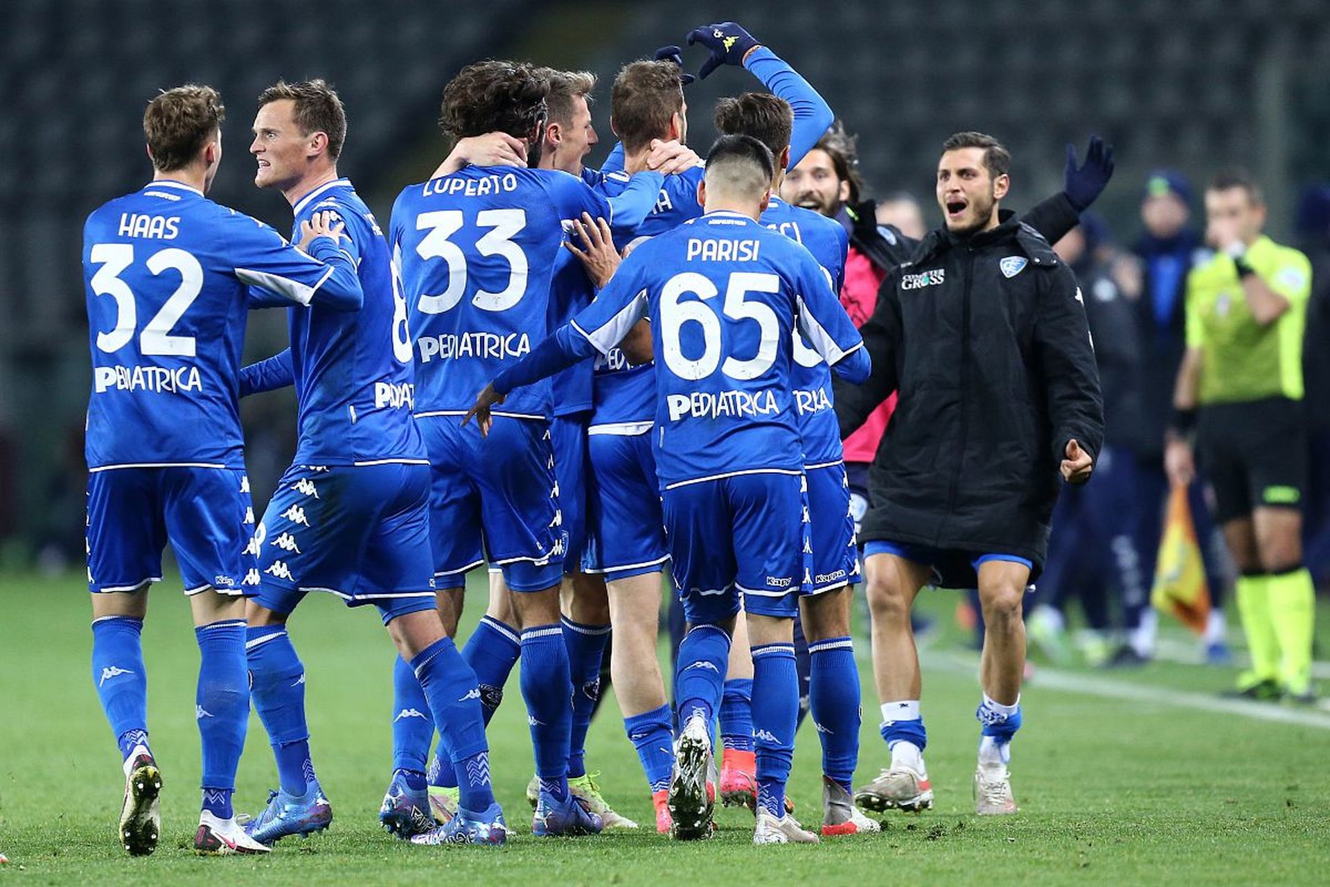 支球队的整 支球队的整