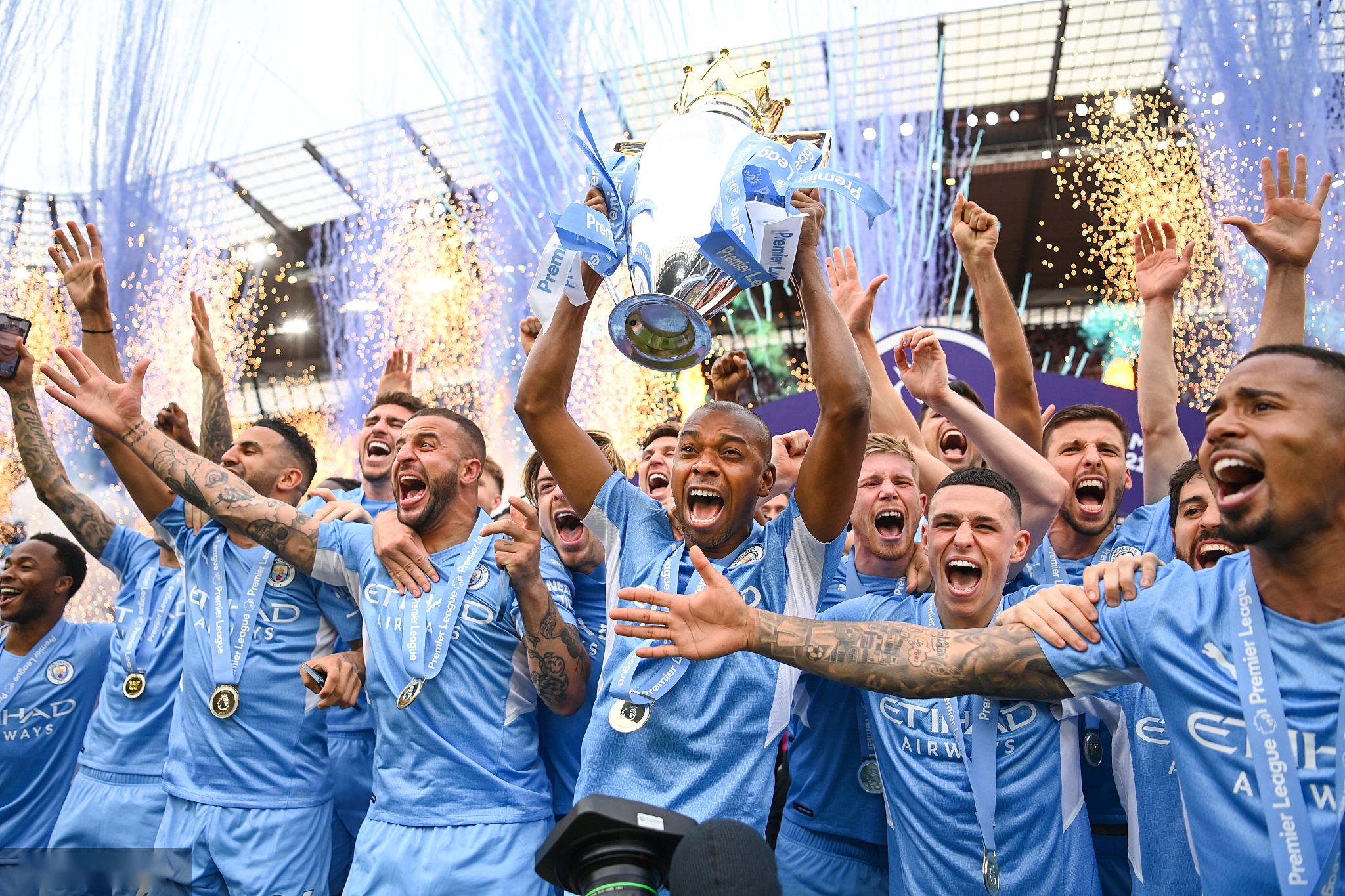 随着赞助商 随着赞助商